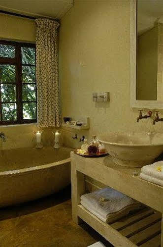 Jatinga Country Lodge Уайт-Ривер Экстерьер фото